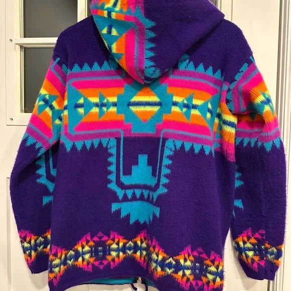 Beautiful Wool Zip Up Sweater - handcrafted Ecuador - Picture 2 of 6